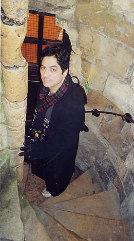 [Photo of MadAlfred in Clifford Tower, York, 11/2002]